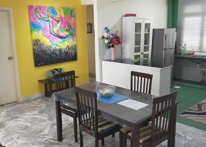 Relaxing Retreats At Cocobay Apartments